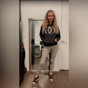 Obey OG Women’s Dark Grey Hoodie - Elevate Your Streetwear Style with Urban Edge